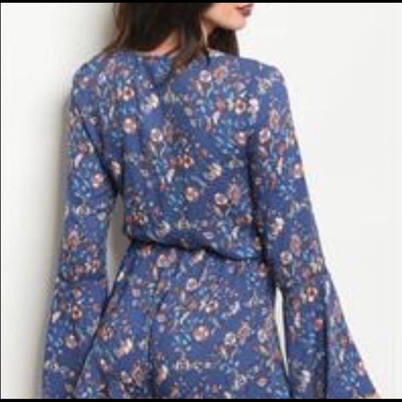Blue Floral Plunging Neckline Romper with Bell Sleeves. Size Medium - Picture 2 of 5